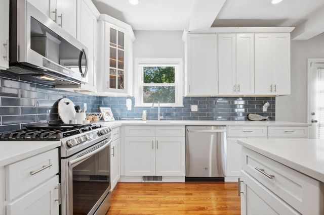 29 Canterbury Drive, Reading, MA 01867