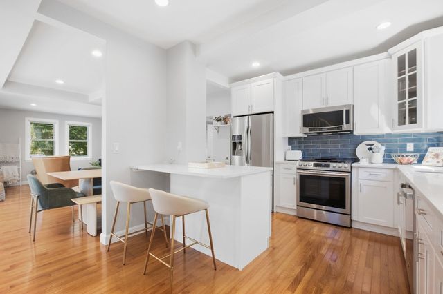 29 Canterbury Drive, Reading, MA 01867
