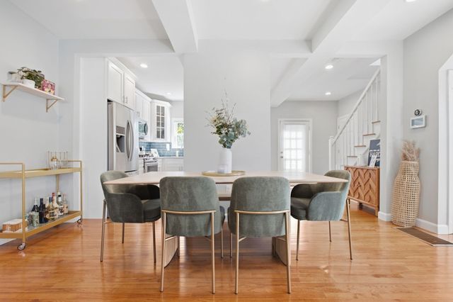 29 Canterbury Drive, Reading, MA 01867