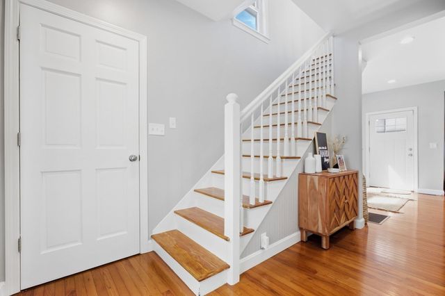 29 Canterbury Drive, Reading, MA 01867
