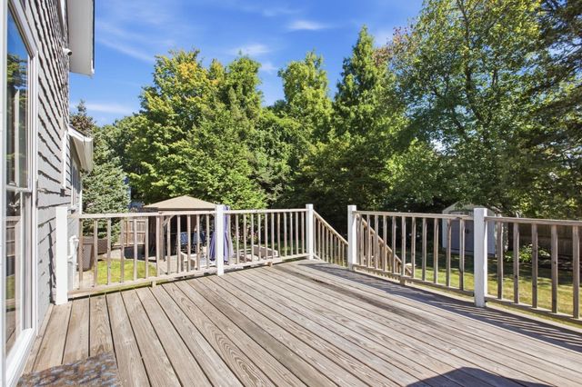 29 Canterbury Drive, Reading, MA 01867