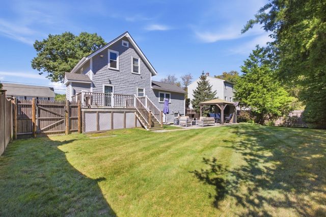 29 Canterbury Drive, Reading, MA 01867