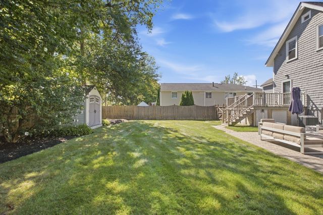 29 Canterbury Drive, Reading, MA 01867