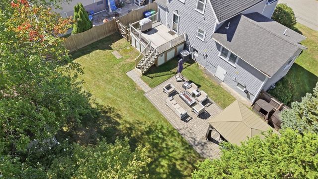 29 Canterbury Drive, Reading, MA 01867