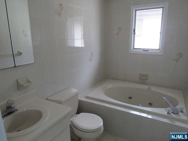 33 Maple Avenue BB, South Hackensack, NJ 07606