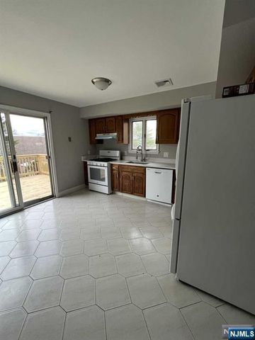 33 Maple Avenue BB, South Hackensack, NJ 07606