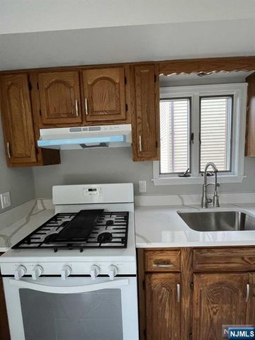 33 Maple Avenue BB, South Hackensack, NJ 07606