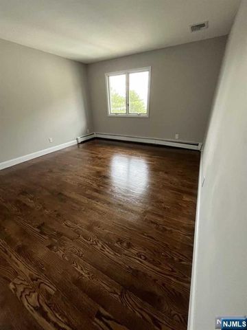 33 Maple Avenue BB, South Hackensack, NJ 07606