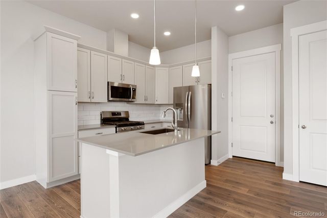 420 High Point Drive 104, Longmont, CO 80504