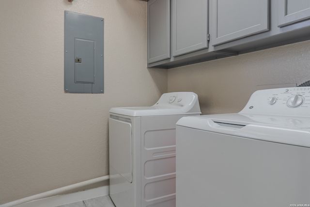 311 Governors, Floresville, TX 78114