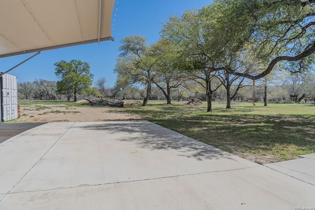 311 Governors, Floresville, TX 78114