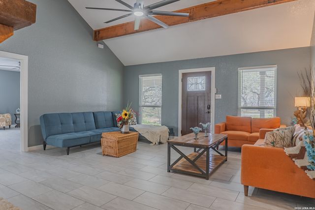 311 Governors, Floresville, TX 78114