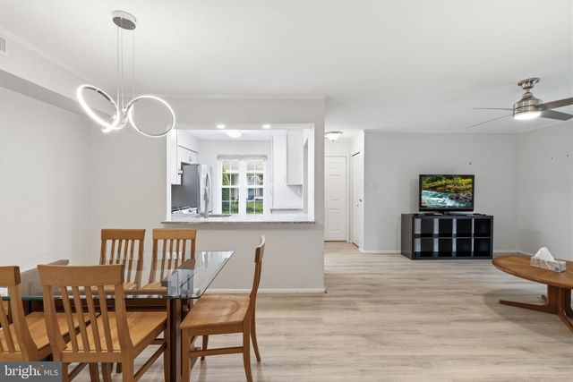 303-A SEDGEFIELD DR, Mount Laurel, NJ 08054
