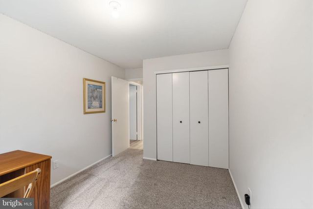 303-A SEDGEFIELD DR, Mount Laurel, NJ 08054