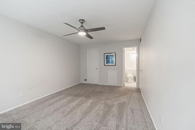 303-A SEDGEFIELD DR, Mount Laurel, NJ 08054