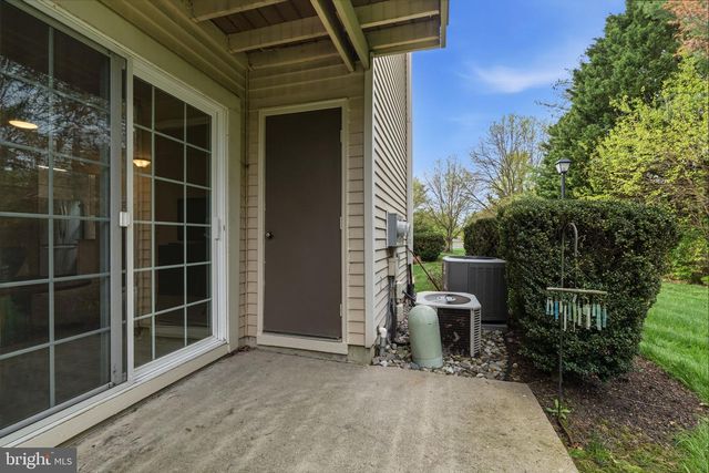 303-A SEDGEFIELD DR, Mount Laurel, NJ 08054