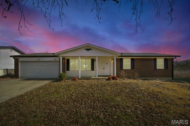 1056 King Carey Drive, St Louis, MO 63146