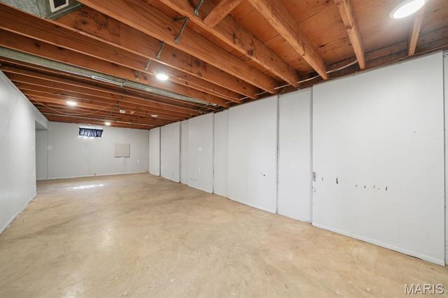 1056 King Carey Drive, St Louis, MO 63146