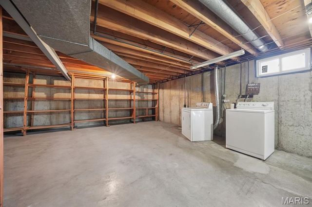 1056 King Carey Drive, St Louis, MO 63146