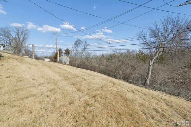 1056 King Carey Drive, St Louis, MO 63146