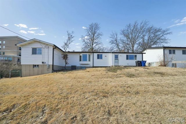 1056 King Carey Drive, St Louis, MO 63146