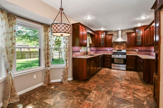 3162 W Tracy Court, Springfield, MO 65807