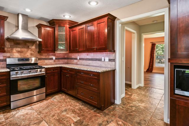 3162 W Tracy Court, Springfield, MO 65807