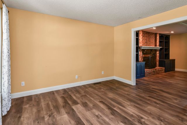 3162 W Tracy Court, Springfield, MO 65807