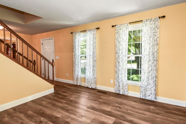 3162 W Tracy Court, Springfield, MO 65807