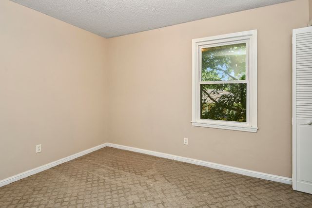 3162 W Tracy Court, Springfield, MO 65807