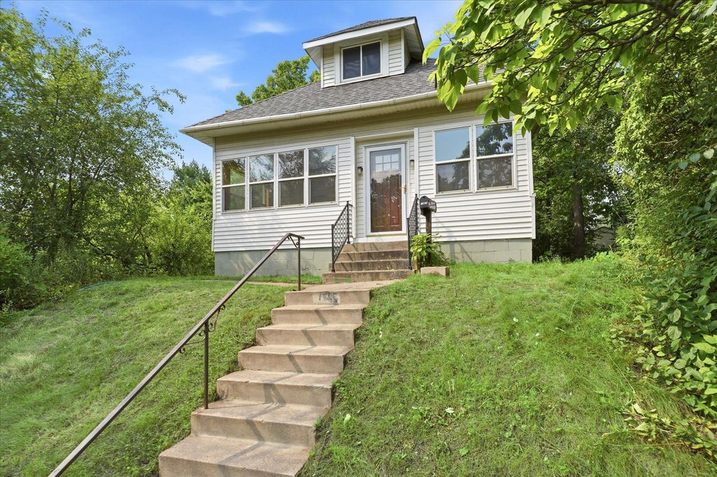 1565 7th Street E, Saint Paul, MN 55106 — exterior