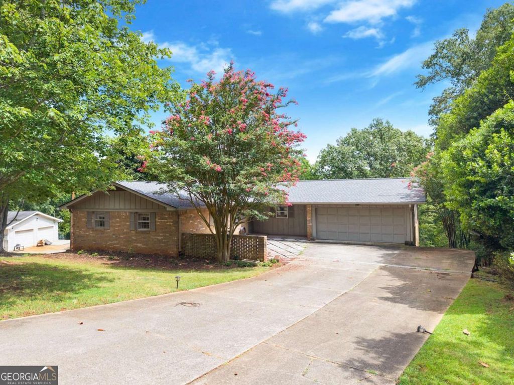 617 Mountain View Circle, Gainesville, GA 30501