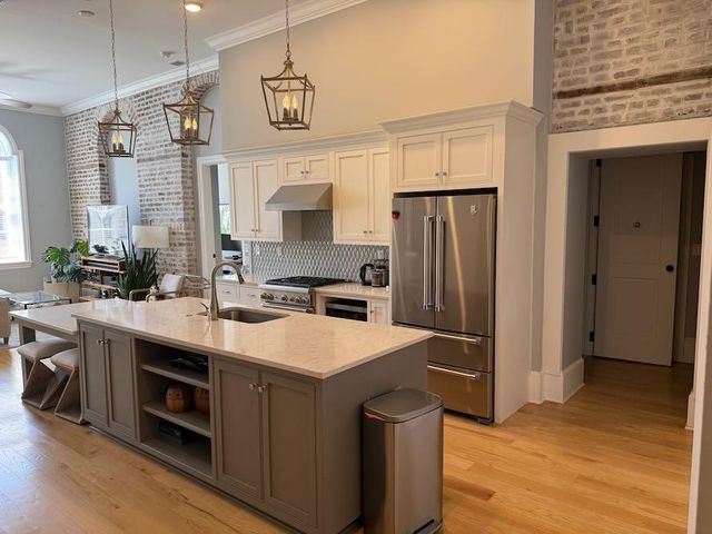 28 Broad Street 202, Charleston, SC 29401