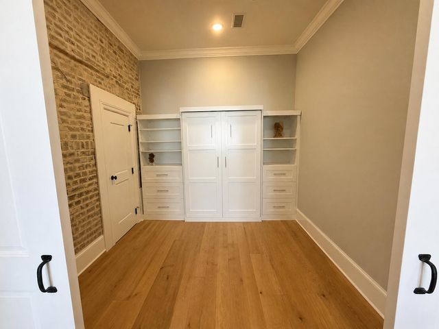 28 Broad Street 202, Charleston, SC 29401