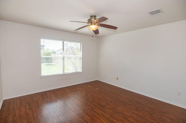 620 Quarter Ave, Buda, TX 78610