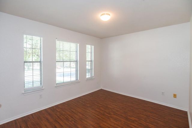 620 Quarter Ave, Buda, TX 78610