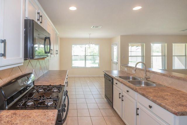 620 Quarter Ave, Buda, TX 78610