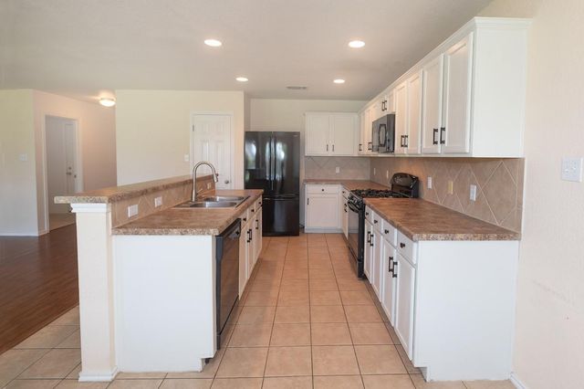 620 Quarter Ave, Buda, TX 78610