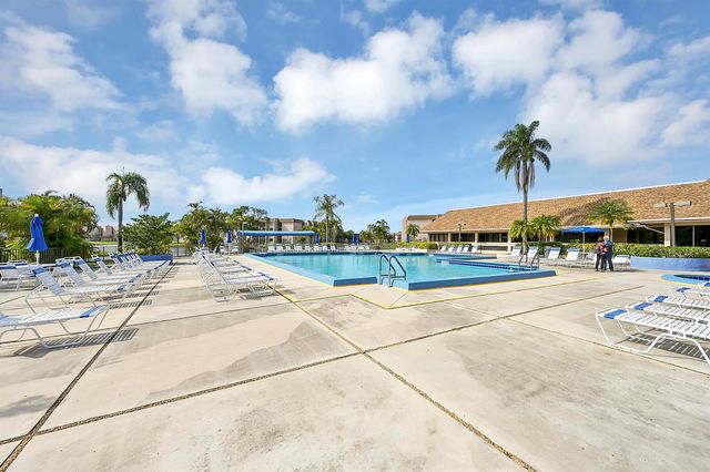 10434 Sunrise Lakes Boulevard 206, Sunrise, FL 33322