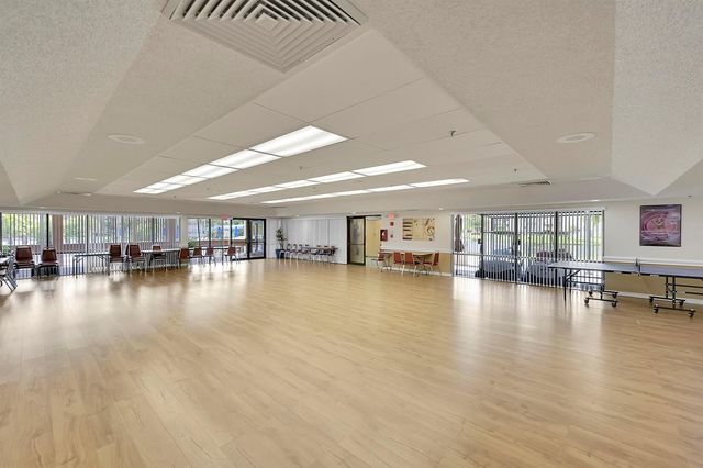 10434 Sunrise Lakes Boulevard 206, Sunrise, FL 33322