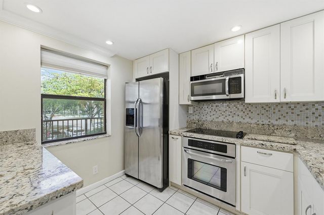 10434 Sunrise Lakes Boulevard 206, Sunrise, FL 33322