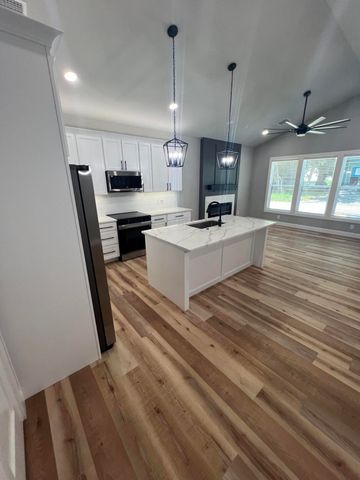 29 Circle Drive, Monkey Island, OK 74331