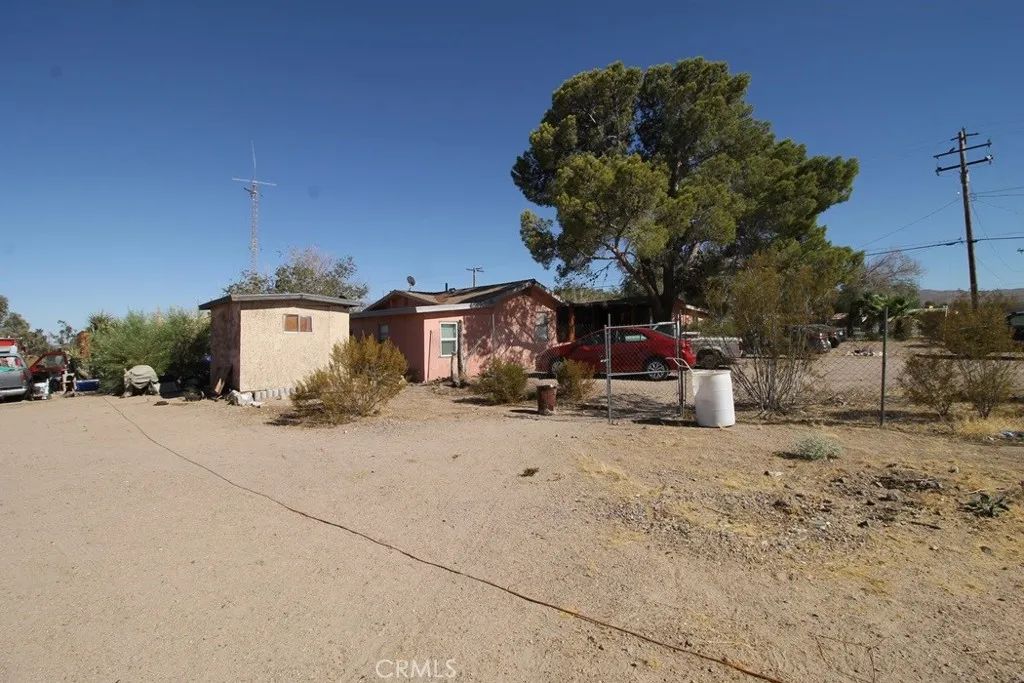 33713 1st Street, Daggett, CA 92327