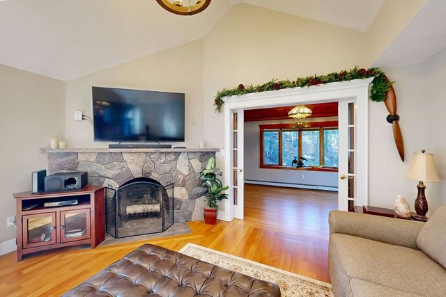 14 Baltzer Dr, Pembroke, MA 02359