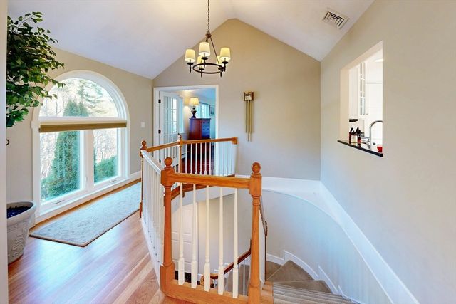 14 Baltzer Dr, Pembroke, MA 02359