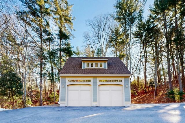 14 Baltzer Dr, Pembroke, MA 02359