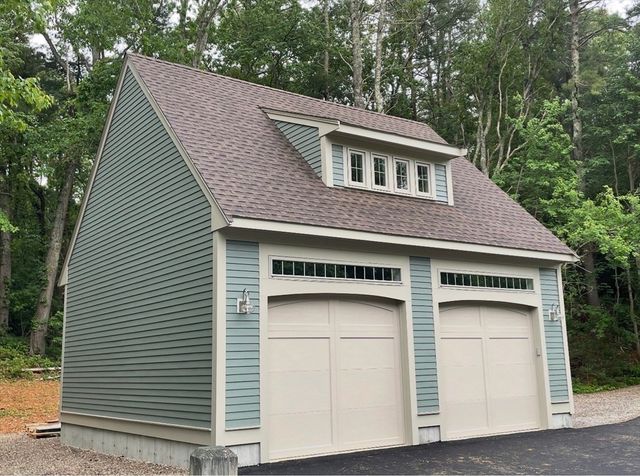 14 Baltzer Dr, Pembroke, MA 02359