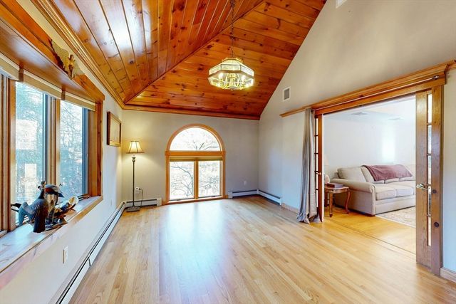 14 Baltzer Dr, Pembroke, MA 02359