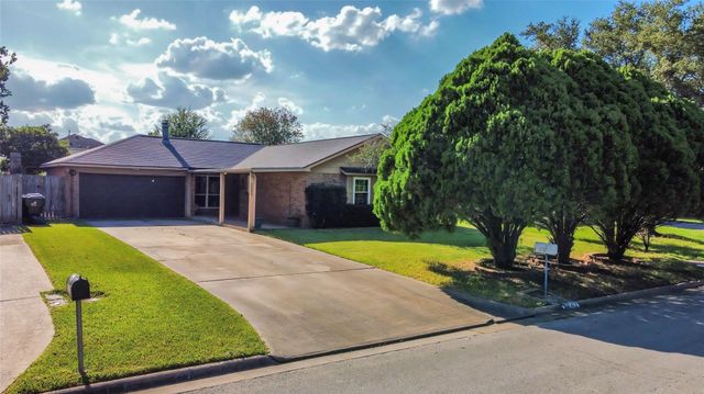 2202 Jones Street, Rosenberg, TX 77471
