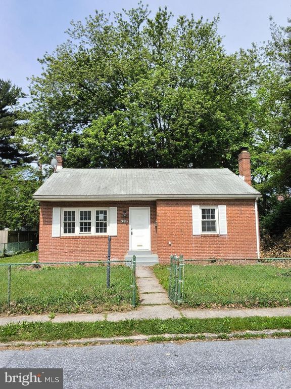 3912 KINGSLEY DR, Harrisburg, PA 17110